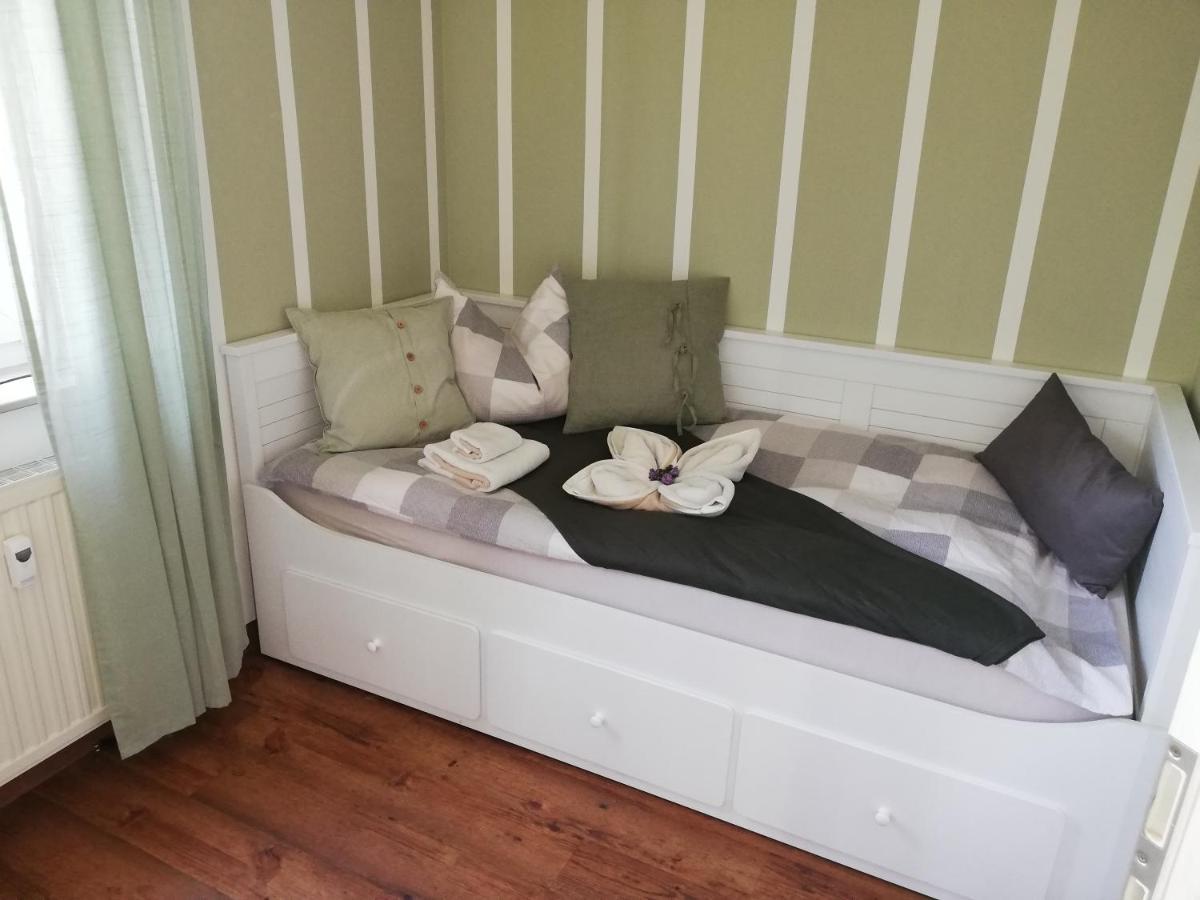 Ferienwohnung Am Kurpark Bad Klosterlausnitz Buitenkant foto